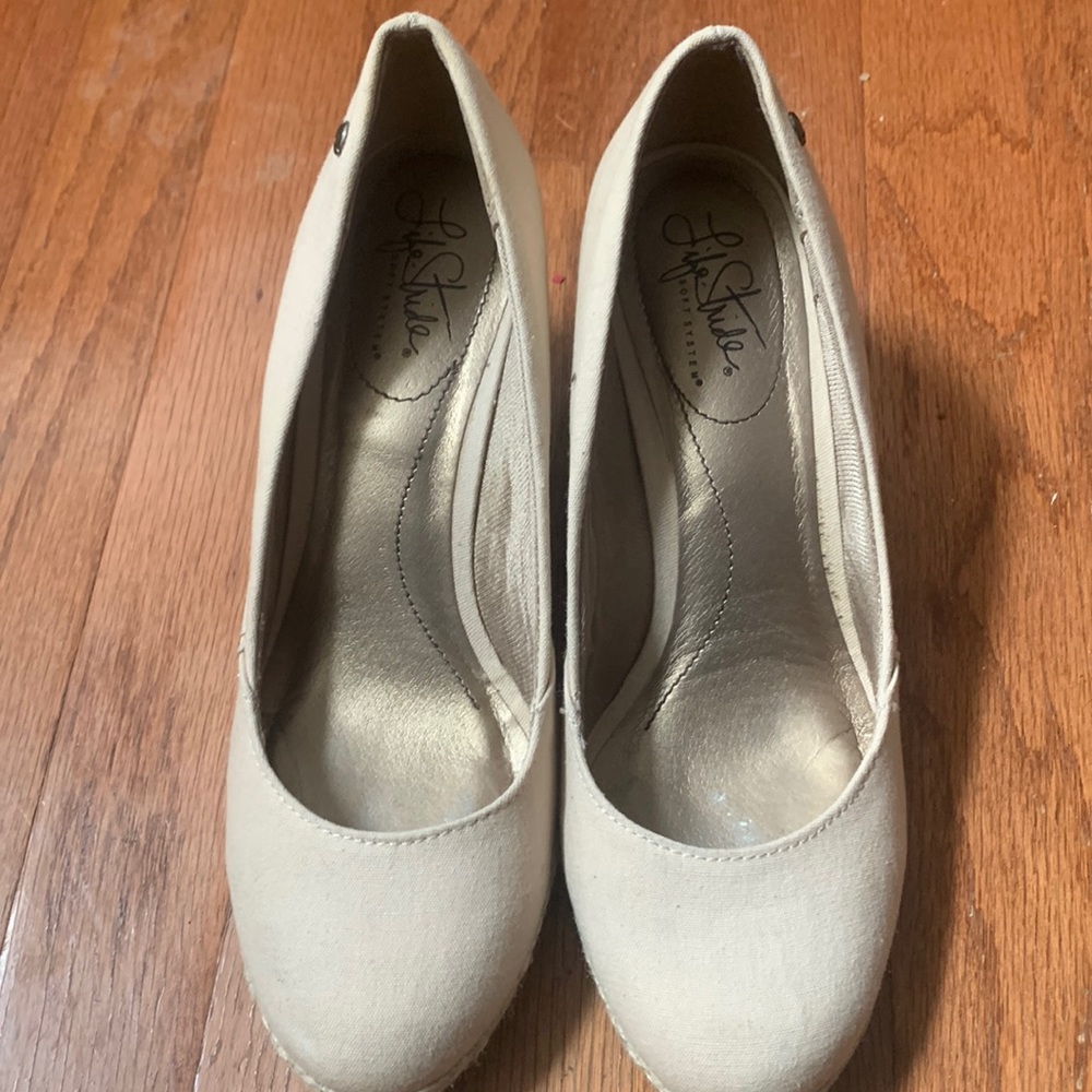 Life Stride Cream Wedges